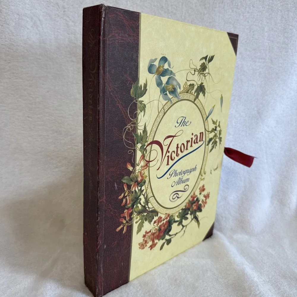 The Victorian Photo Album Hard Back - Holds 47‎ photos (Genealogy, Family Tree)